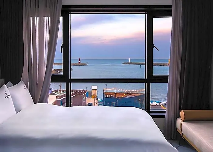 Brown Dot Gijang Yeonhwari Hotel