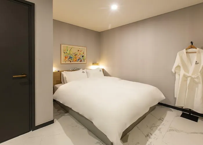 Hotel Brown Dot Gijang Yeonhwari *