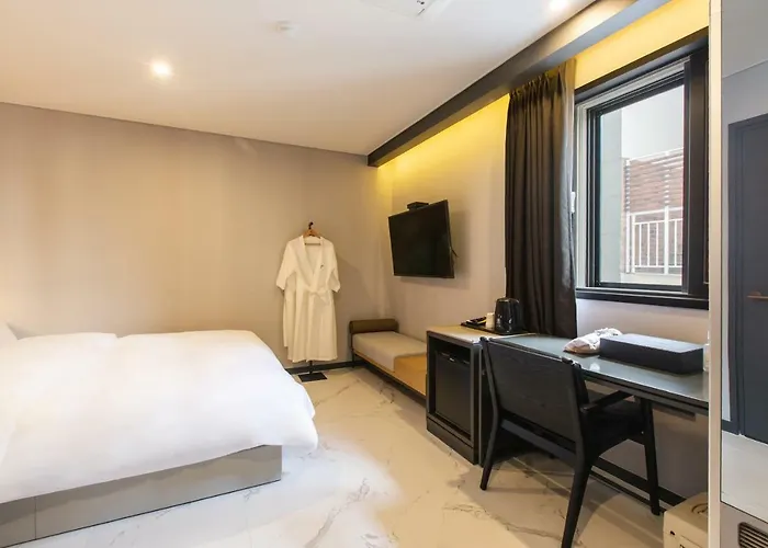 Brown Dot Gijang Yeonhwari Hotel