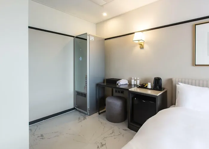 Hotel Brown Dot Gijang Yeonhwari *