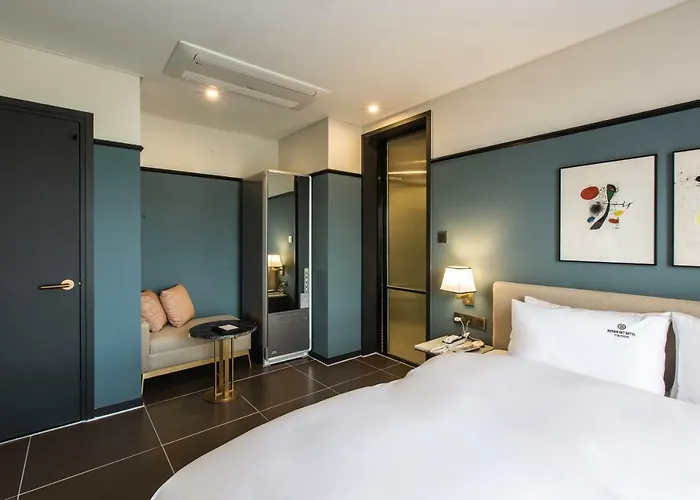 Brown Dot Gijang Yeonhwari Hotel *