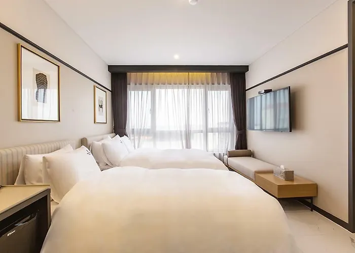 Brown Dot Gijang Yeonhwari